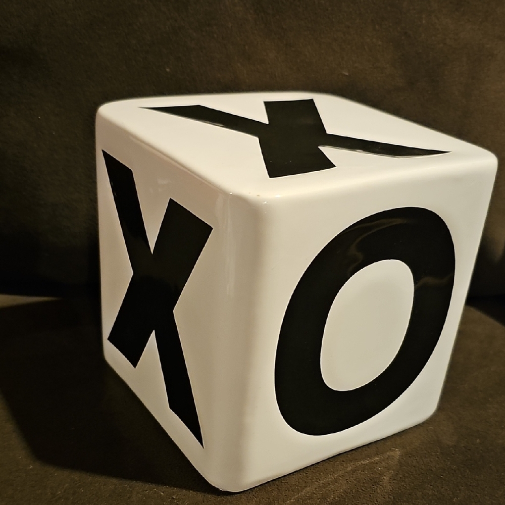 NWT MODERN Contemporary XO Ceramic Cube Home Decor  Love Gift Inspirational